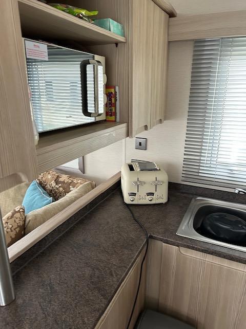 Ocean 10 - 3 bedroom Caravan | caravan hire  Filey gallery image 1